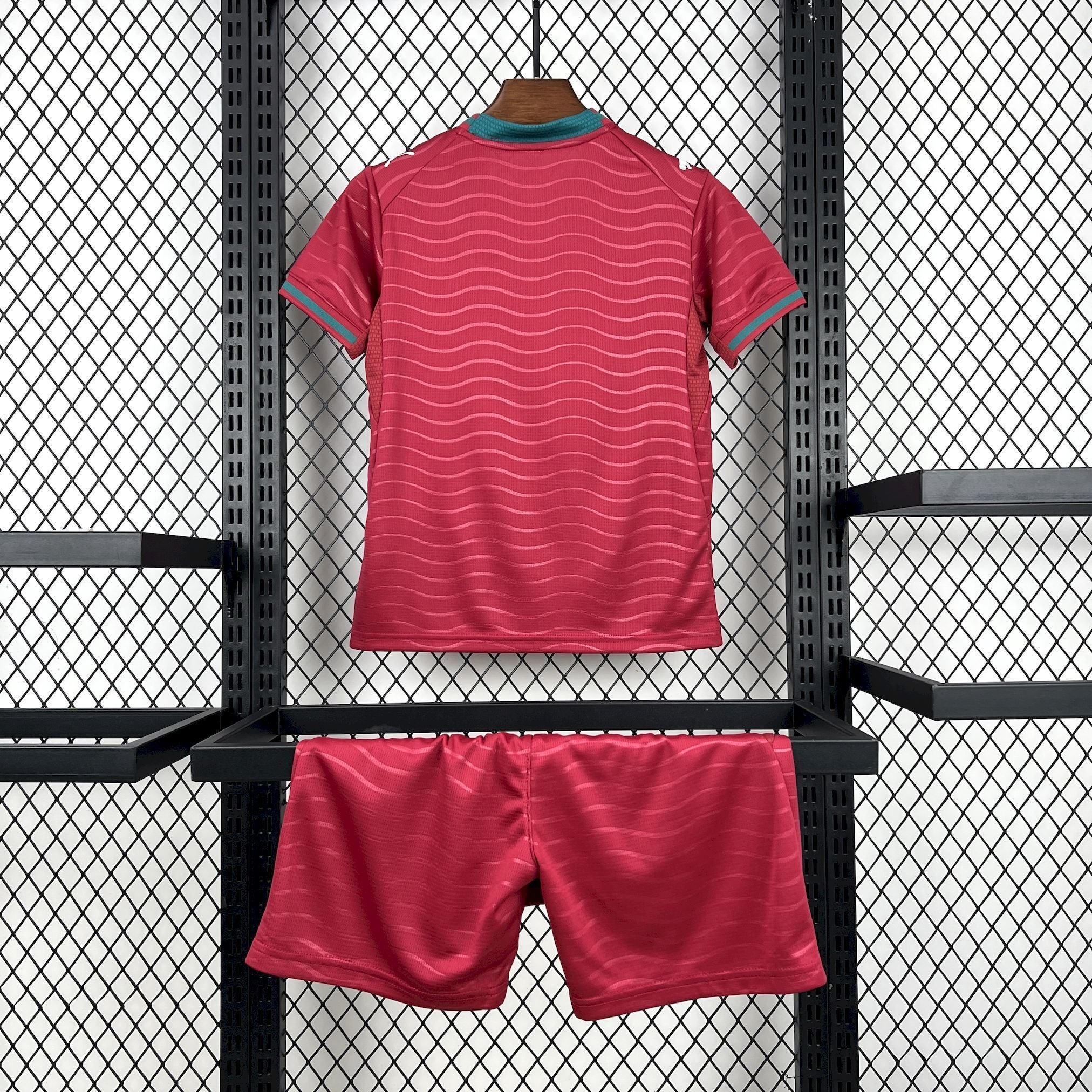 Criança | Portugal - Portugal 2026 WC Home Kit