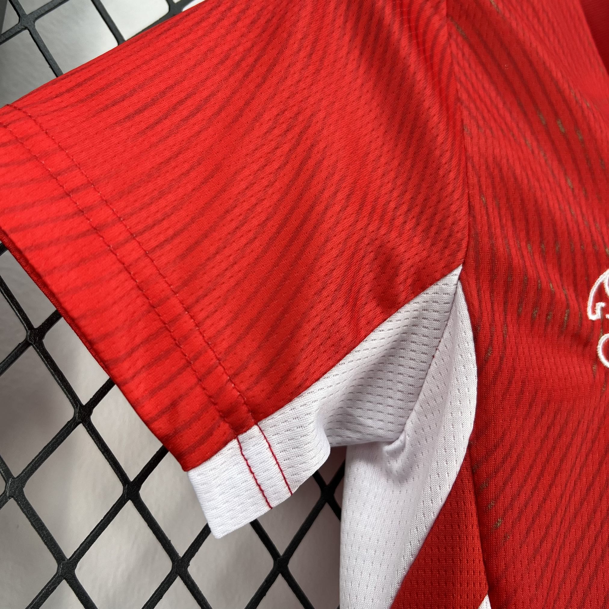 Criança | Suíça - Switzerland 2026 WC Home Kit